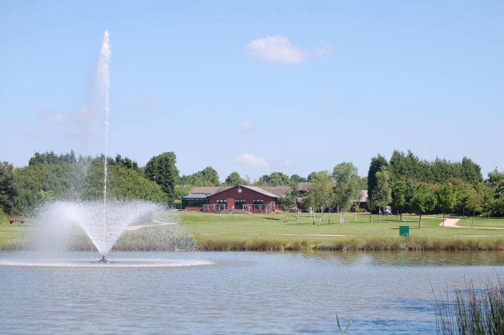Готель Calderfields Golf & Country Club Волсолл Екстер'єр фото
